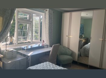 Roomgo UK - By Bromley Court hotel, Downham - £750 pcm