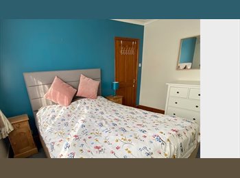 Roomgo UK - Double bedroom to rent, Lee - £1,000 pcm
