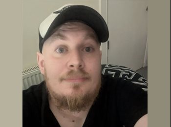 Roomgo UK - Jono - 35 - Mansfield