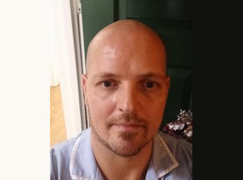 Roomgo UK - Adrian - 42 - Sheffield