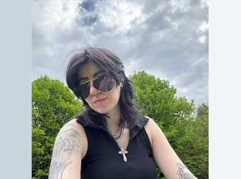 Roomgo UK - Naz - 29 - Old Town