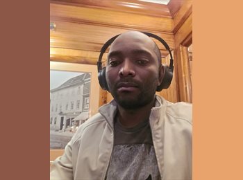 Roomgo UK - Eugene - 39 - High Wycombe