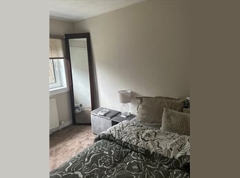 Roomgo UK - Jessica Martins - 31 - Stirling