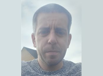 Roomgo UK - Maciej Zurek - 40 - Corby