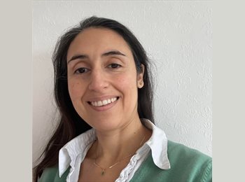 Roomgo UK - Janine - 18 - Addlestone