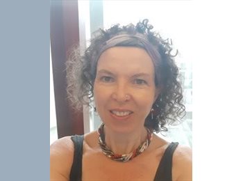 Roomgo UK - joanne - 52 - United Kingdom