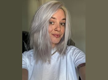 Roomgo UK - Briony  - 35 - Bishopsworth