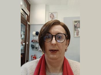 Roomgo UK - Simone  - 54 - Aylesbury