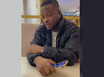 Roomgo UK - Akeem - 36 - Watford