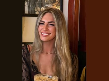 Roomgo UK - Sasha - 28 - Hertford