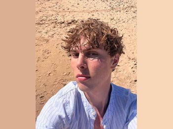 Roomgo UK - Matt - 21 - London