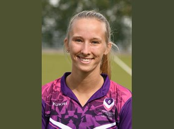 Roomgo UK - Elinor Hart - 24 - Oxford