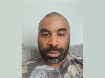 Roomgo UK - Carlton - 42 - Prenton