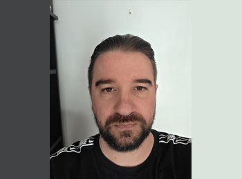 Roomgo UK - Ashley - 40 - Maidstone