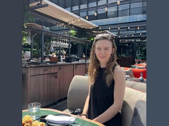 Roomgo UK - Olivia - 25 - Nine Elms