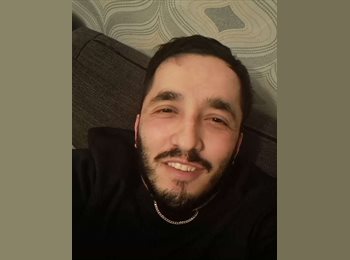 Roomgo UK - Aqif - 30 - London