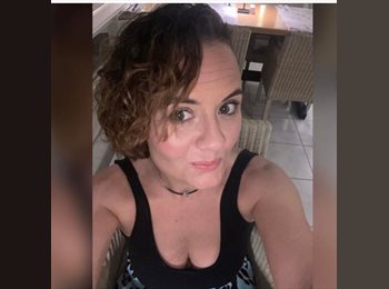 Roomgo UK - Michelle - 39 - Liverpool