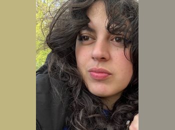 Roomgo UK - Holly - 24 - Brighton