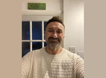 Roomgo UK - Garry - 57 - Worthing