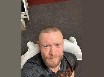 Roomgo UK - James Gillat  - 42 - Deeside