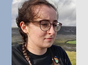 Roomgo UK - Elizabeth - 25 - Colchester