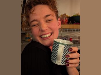 Roomgo UK - Martha  - 32 - Lower Clapton
