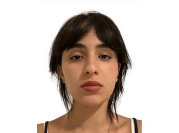 Roomgo UK - Nika - 21 - London
