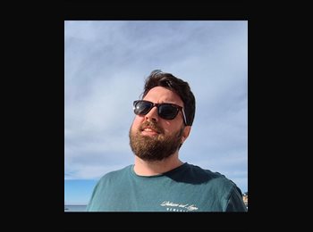 Roomgo UK - Peter - 38 - Rottingdean