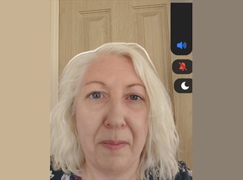 Roomgo UK - Tina - 50 - Lingfield