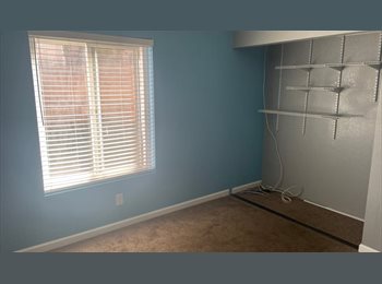 Roomgo US - Private room/bath for rent, Winter Gardens - $850 pm