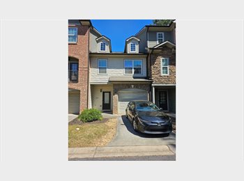 Roomgo US - Master Suite in Professional Townhome, Doraville - $933 pm