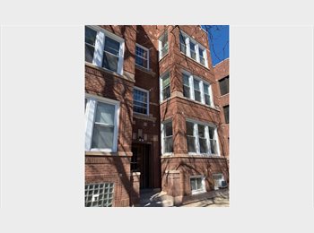 Roomgo US - Andersonville Bedroom + Private Livingroom | Shared Apt | May/June Avail, Andersonville - $1,300 pm