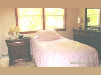 Roomgo US - Furnished Room with Home to Share, Hardyston Township - $559 pm