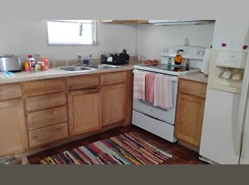 Roomgo US - HUGE furnished room w/private entrance, Sarasota - $800 pm