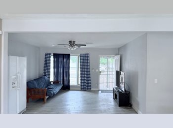 Roomgo US - Room for rent in Phoenix area (35 Ave & Glendale), Alhambra - $650 pm