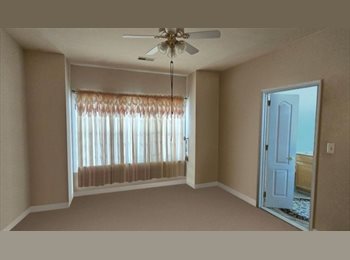 Roomgo US - Master bedroom w/private bathroom, bathtub and walk in closet, Gaithersburg - $1,250 pm