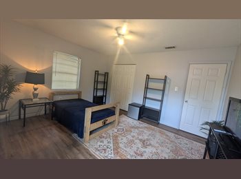 Roomgo US - Condo, Gainesville - $1,000 pm