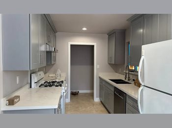 Roomgo US - Fully furnished private bedroom, Edgewood - $1,400 pm