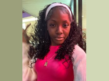 Roomgo US - Samaiyah - 18 - NYC