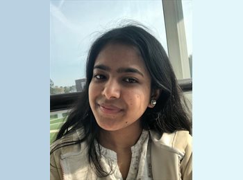 Roomgo US - Sarita - 22 - High Point