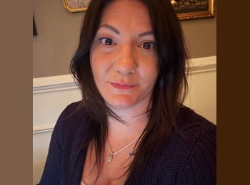 Roomgo US - Amy - 44 - Hackettstown