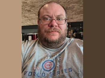 Roomgo US - John - 34 - Wheeling