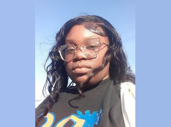 Roomgo US - Kyla - 19 - Columbia