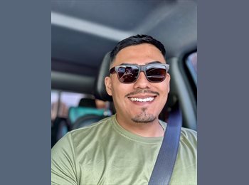 Roomgo US - Andres  - 25 - South Hill