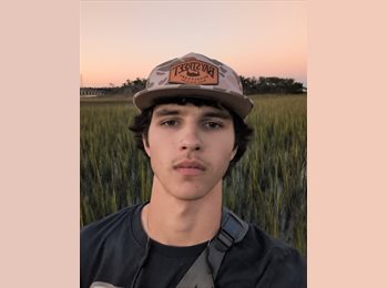 Roomgo US - Micah DeGier  - 19 - Miami Gardens