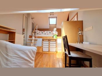 Appartager BE - KOT. Petite chambre mansardée pour étudiant.e. Non smoking house., Dilbeek - 530 € pm