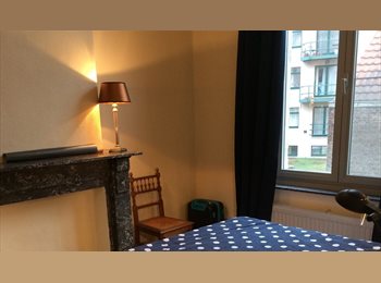 Appartager BE - Etterbeek 5 min metro Mérode cosy room double bed vue jardin, Etterbeek - 510 € pm