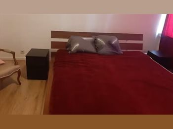 Appartager BE - Large double room 3 near Schuman, opposite beautiful lake, Ixelles-Elsene - 750 € pm