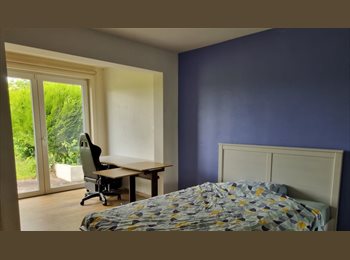 Appartager BE - Chambre à louer dans une maison familiale non-fumeur avec enfant et chien – Ottignies-LLN, Louvain-la-Neuve - 500 € pm