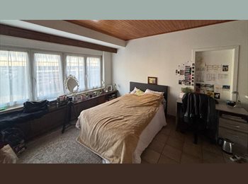 Appartager BE - Only women, Anderlecht - 610 € pm